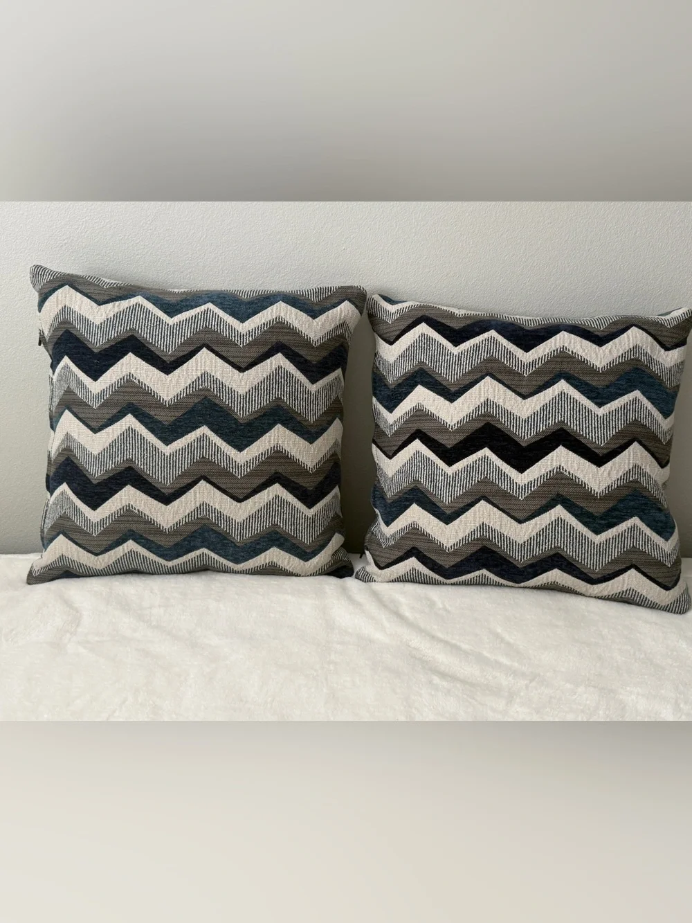 Set of 2 Chevron-Zig Zag Decor Throw Pillows